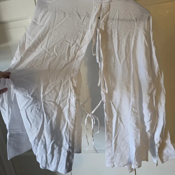 American Eagle Open Back Tie Blouse White Lightweight Button Up Medium NWT - Picture 3 of 7